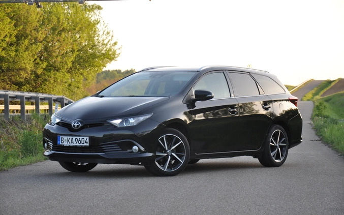 Toyota Auris cena 47500 przebieg: 166000, rok produkcji 2018 z Jarosław małe 704